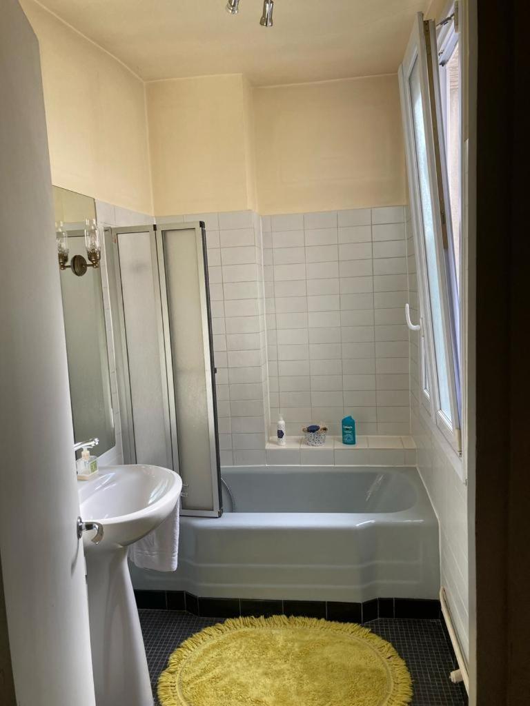 Arc De Triomphe - Champs Elysees - Super Emplacement - 5e Etage - Balcon - 60 M2 Parigi